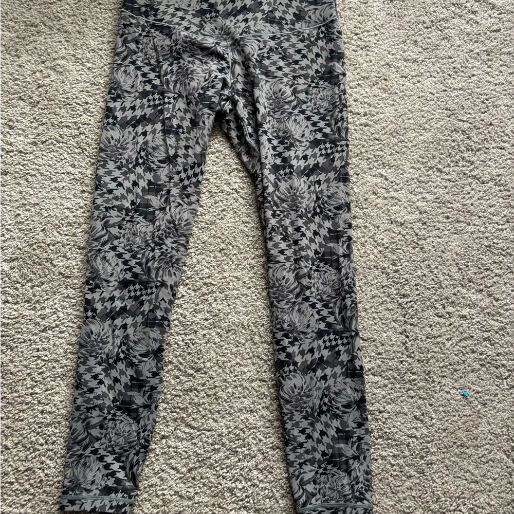 Black and Gray Patterned Aerie Leggings